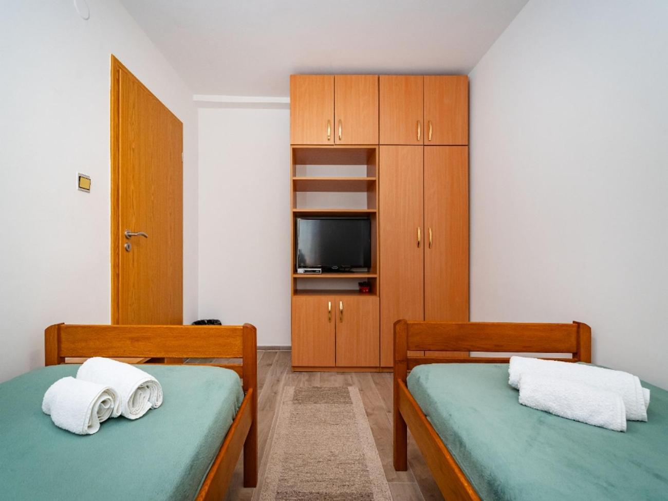 Apartments With A Parking Space Nin, Zadar - 10414 Chambre photo